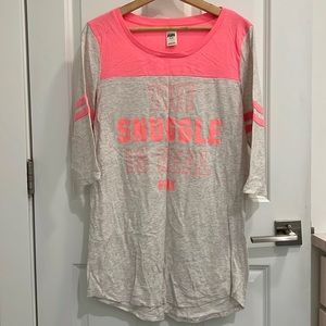 VS PINK LIGHTWEIGHT HOT PINK LIGHT GRAY JERSEY STYLE ELBOW SLEEVE CUT SLEEP TEE